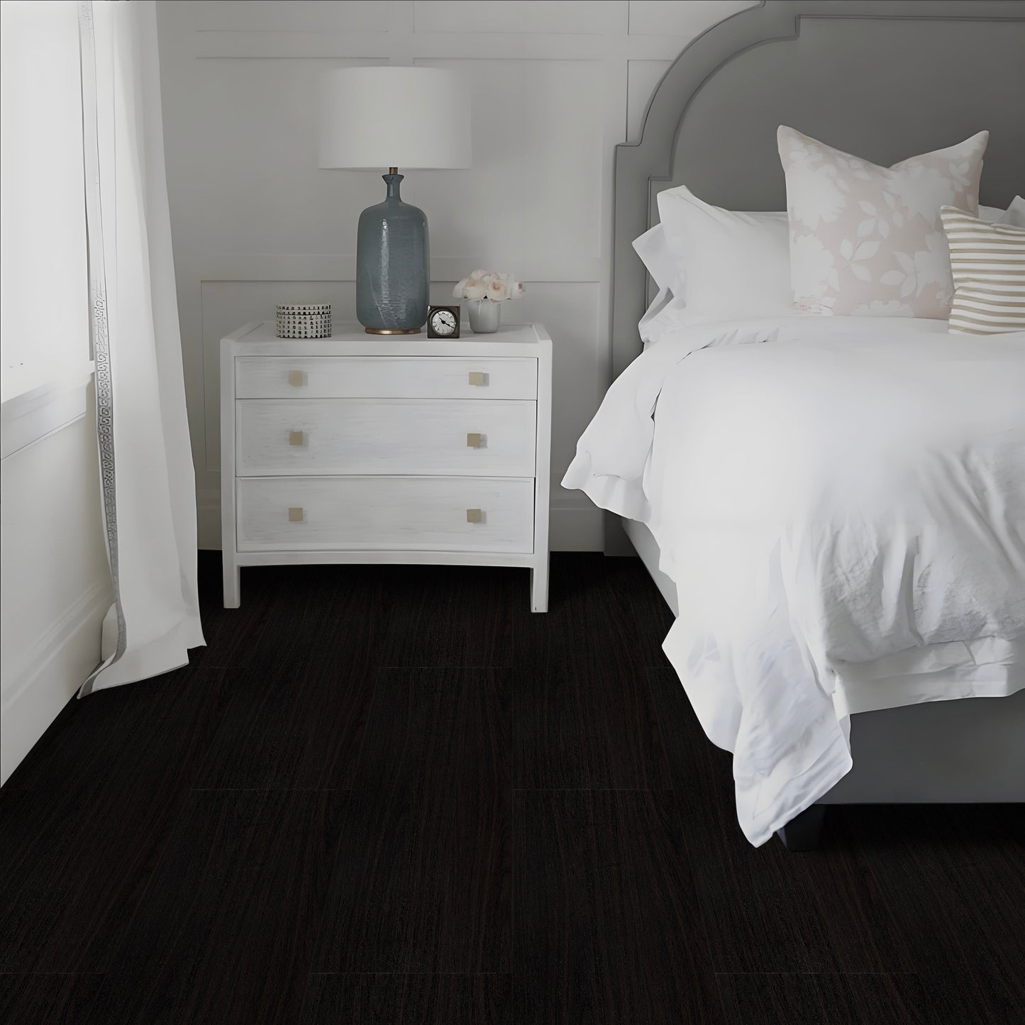 UMIGGEE 15.7-in x 236-in/25.7 Sq.Ft Black Peel and Stick Vinyl Flooring Roll Thicken Self-Adhesive Vinyl Wood Grain Floor,Versatile Design for Any Space Easy DIY Install Home Decor