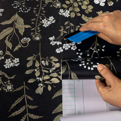 UMIGGEE 17.7-in x 393-in Floral Wallpaper Peel and Stick Floral Black Wallpaper Self Adhesive Flower Wall Paper Contact Paper Home Decor Wall Covering Old Furniture Renovation